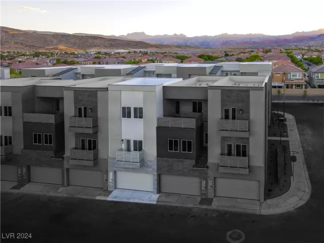 MLS: 2634581 Condo For Sale