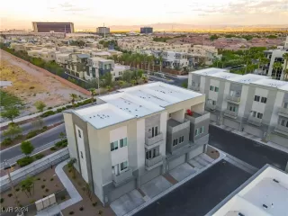 Photo #4: 2634581 Listing