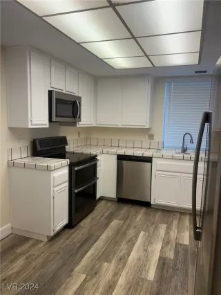 Photo #2: 2634601 Listing 