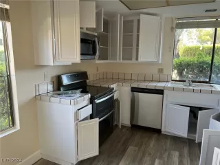 Photo #3: 2634601 Listing 