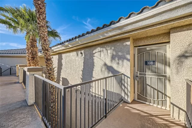 MLS: 2634613 Condo For Sale