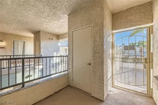 Photo #4: 2634613 Listing