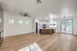 Photo #3: 2634669 Listing