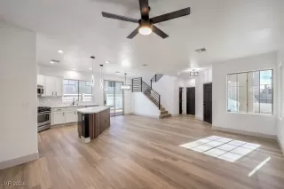 Photo #4: 2634669 Listing