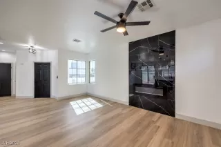 Photo #5: 2634669 Listing