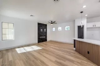 Photo #6: 2634669 Listing