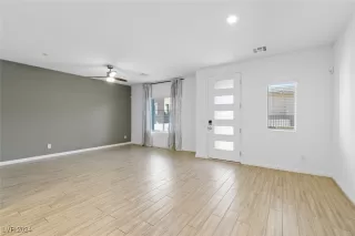 Photo #4: 2634679 Listing