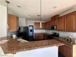 Photo #6: 2634740 Listing