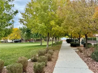 Photo #4: 2634759 Listing