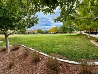 Photo #5: 2634759 Listing