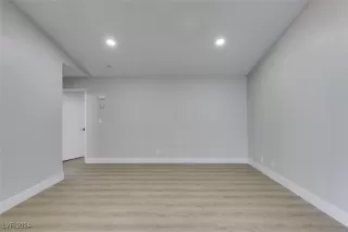 Photo #4: 2634760 Listing