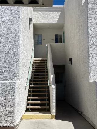 Photo #1: 2634783 Listing 