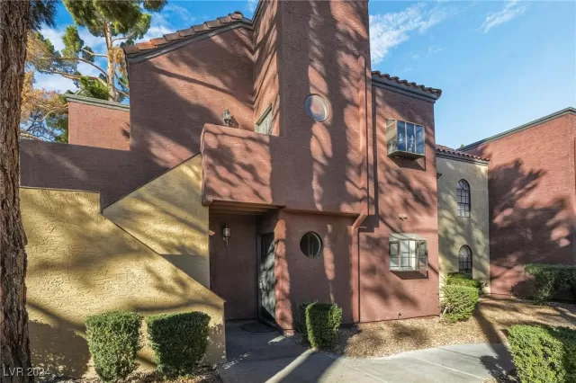 MLS: 2634785 Condo For Sale