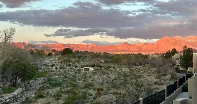 MLS: 2634792 Condo For Sale