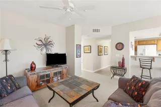 Photo #3: 2634805 Listing