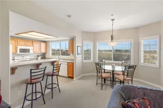 Photo #5: 2634805 Listing