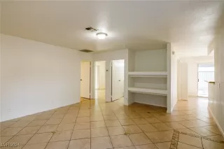 Photo #3: 2634818 Listing