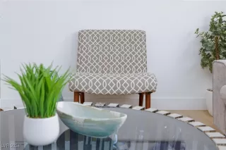 Photo #4: 2634821 Listing