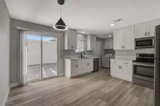 Photo #2: 2634824 Listing 