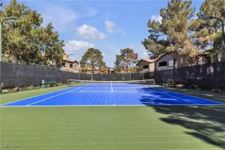 Photo #3: 2634886 Listing