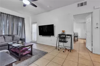 Photo #6: 2634886 Listing