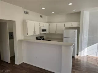 Photo #2: 2634895 Listing 