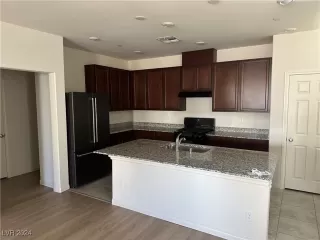Photo #2: 2634896 Listing 