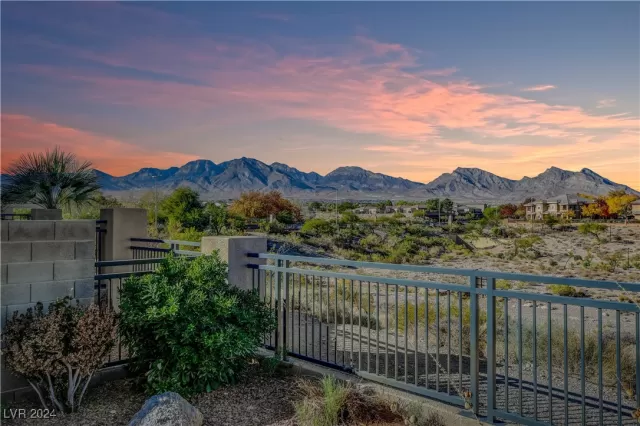 MLS: 2634899 Condo For Sale