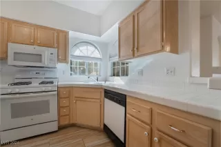 Photo #6: 2634918 Listing 