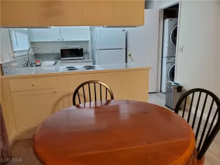 Photo #2: 2634973 Listing 