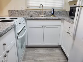 Photo #4: 2634973 Listing 