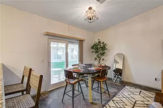 Photo #5: 2634983 Listing