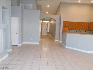 Photo #4: 2634985 Listing 
