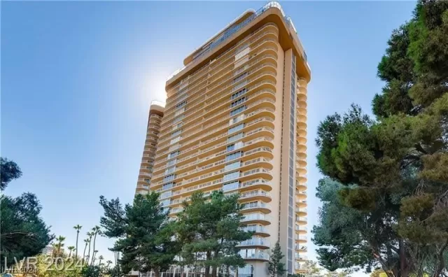 MLS: 2634996 Condo For Sale