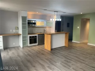 Photo #6: 2634996 Listing 