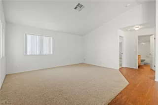 Photo #1: 2634997 Listing