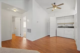 Photo #3: 2634997 Listing