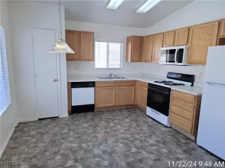 Photo #5: 2635003 Listing 