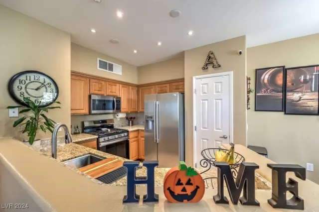 MLS: 2635019 Condo For Sale