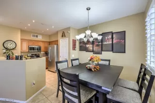 Photo #4: 2635019 Listing