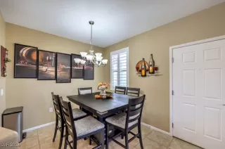 Photo #5: 2635019 Listing