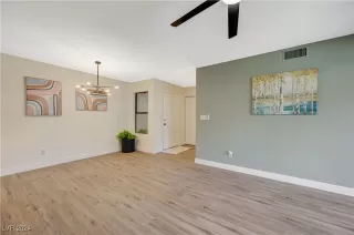 Photo #6: 2635028 Listing