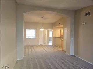 Photo #4: 2635039 Listing