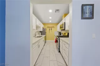 Photo #2: 2635049 Listing