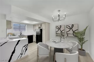 Photo #5: 2635092 Listing