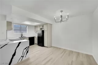 Photo #6: 2635092 Listing