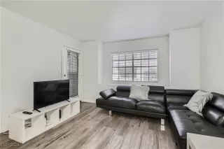 Photo #1: 2635106 Listing