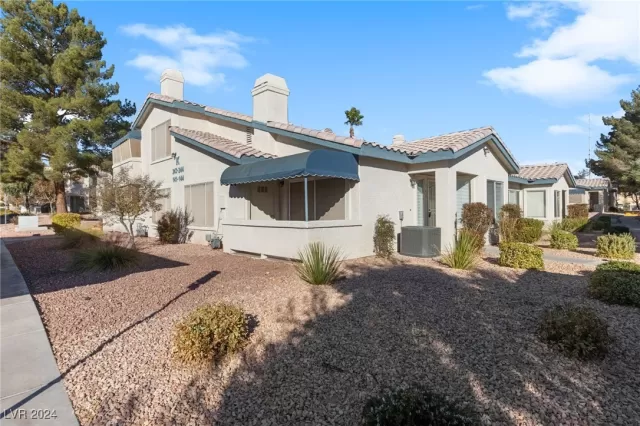 MLS: 2635121 Condo For Sale