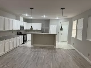 Photo #2: 2635123 Listing 