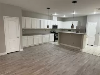 Photo #3: 2635123 Listing 